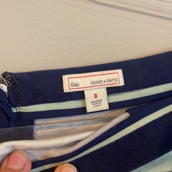 Gap, mini skirt, blue and green wood, side pocket and full zipper in the back - Picture 3 of 4